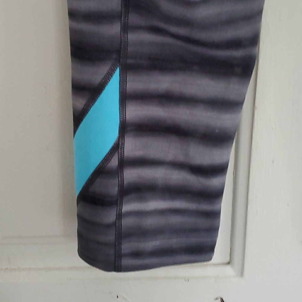 Under Armour All Season Gear Cropped Leggings - Picture 7 of 7